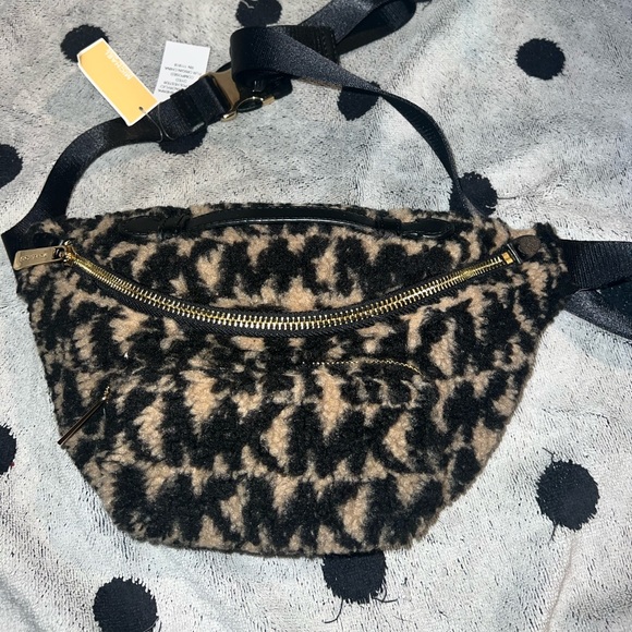 Michael Kors Fanny Pack - Picture 6 of 6